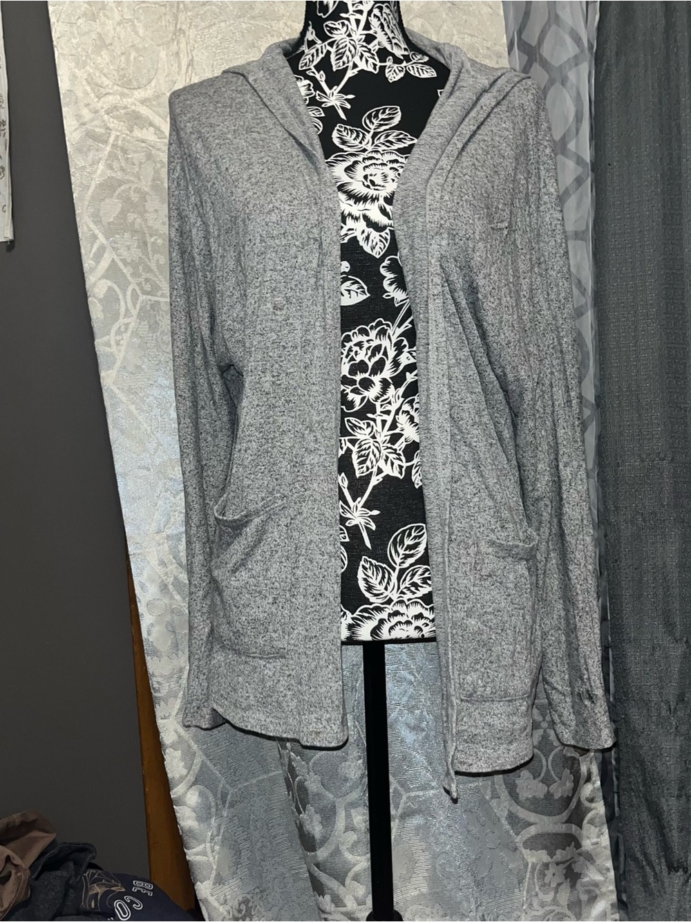American eagle soft & sexy plush Light Gray Hooded Cardigan Sweater size large